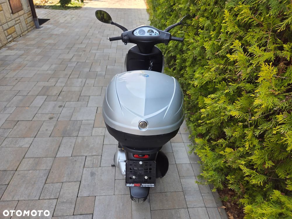 Piaggio FLY - 10