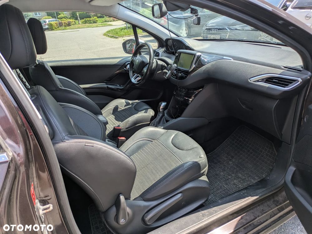 Peugeot 208 - 7