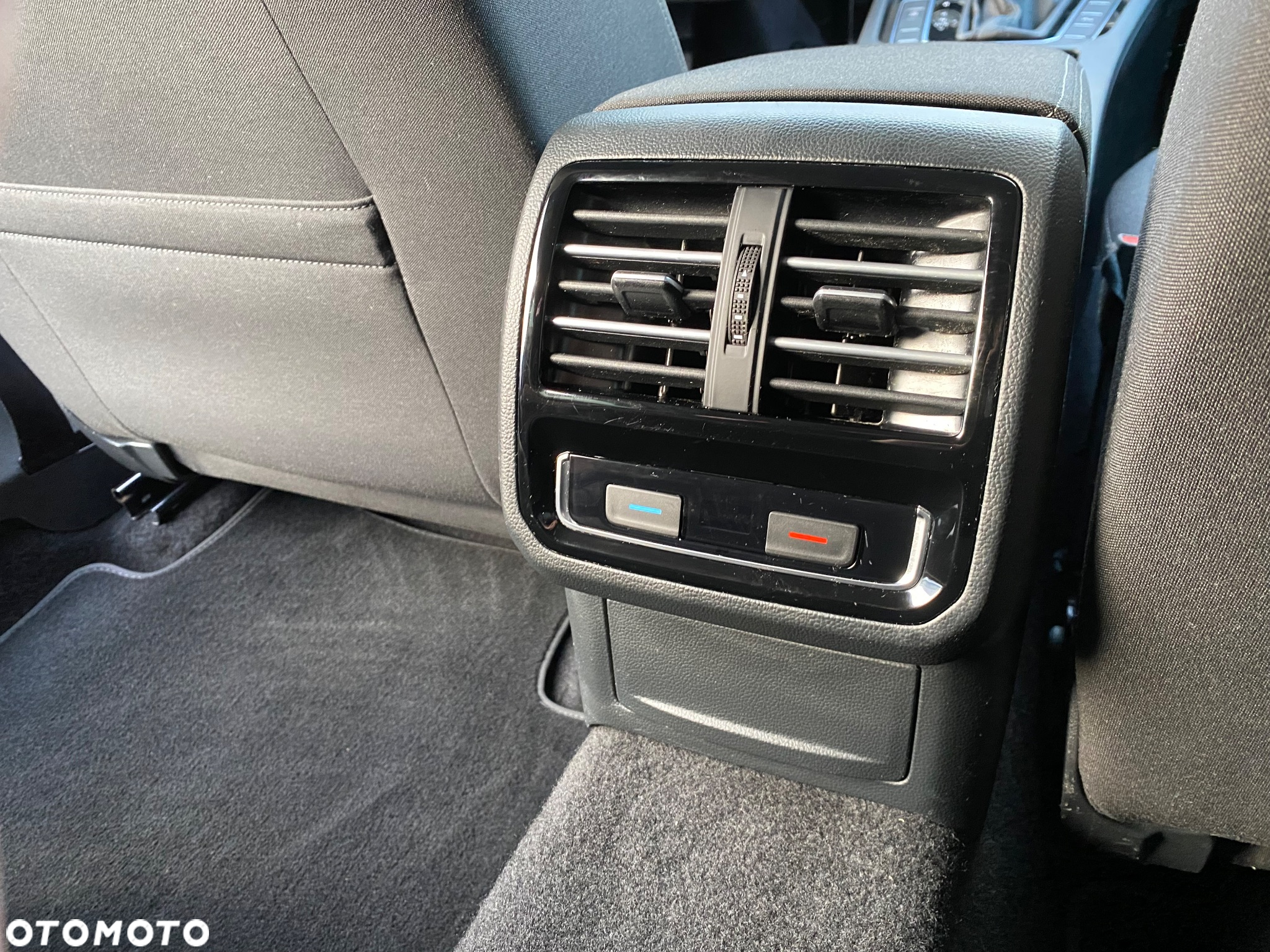 Volkswagen Passat 2.0 TDI EVO Elegance DSG - 37
