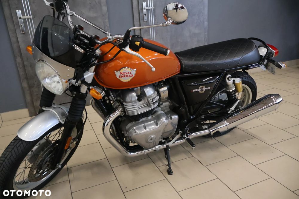 Royal Enfield Interceptor - 23
