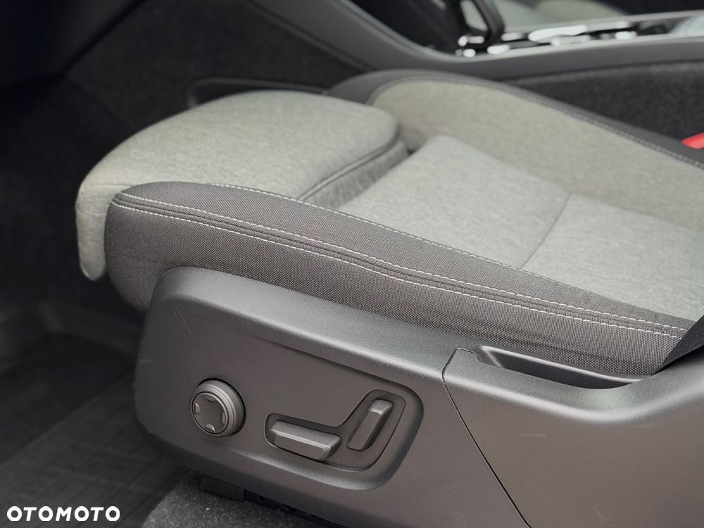 Volvo XC 40 T2 Plus Dark - 12