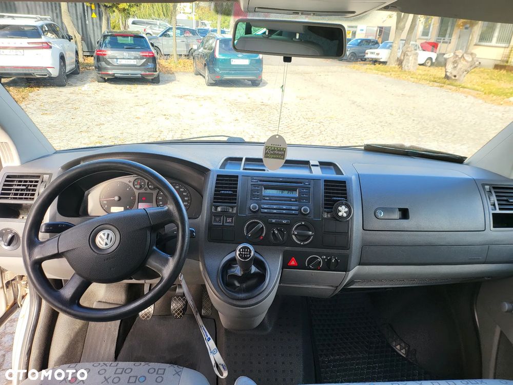 Volkswagen Caravelle - 20