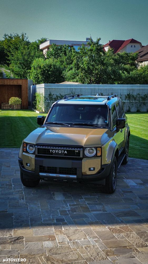 Toyota Land Cruiser - 2