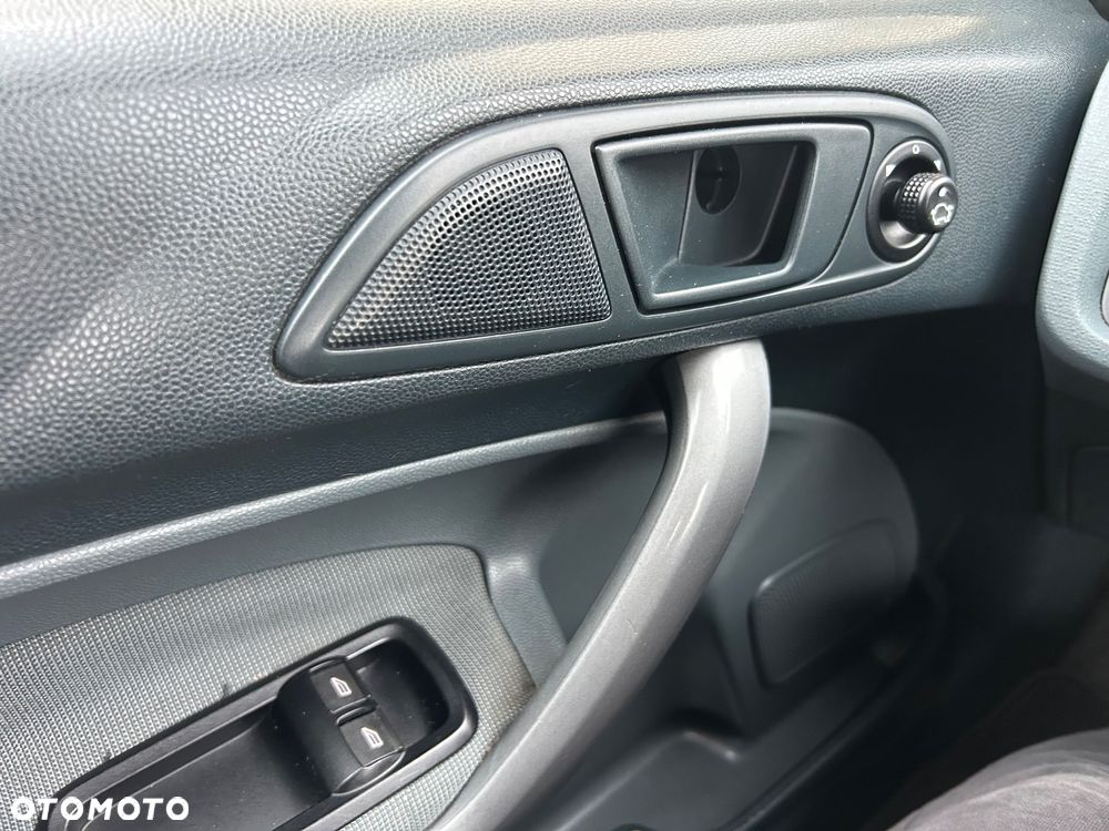 Ford Fiesta 1.25 Trend - 22