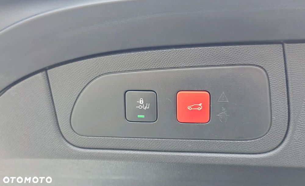 DS Automobiles DS 7 Crossback 2.0 BlueHDi Performance Line + - 29