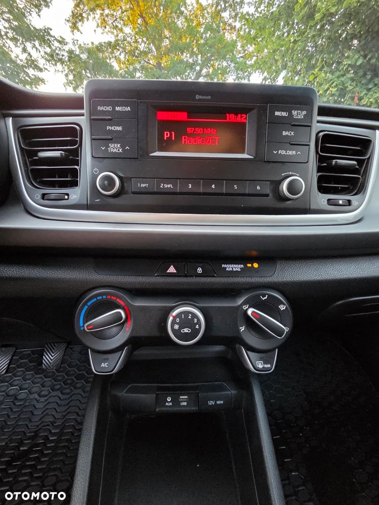 Kia Rio 1.2 L - 15