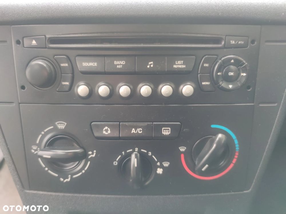 Citroën C4 ver-1-4-16v-x - 11