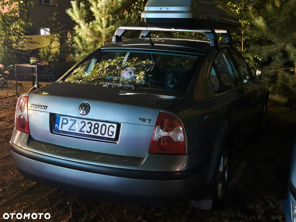 Volkswagen Passat 1.8T Comfortline - 11