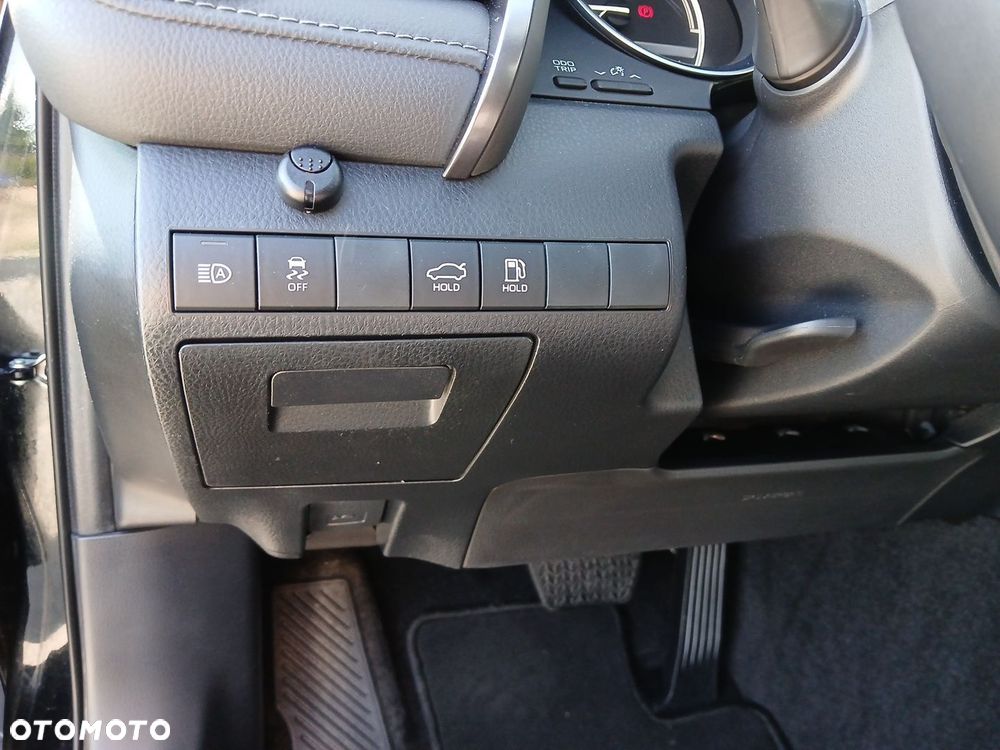 Toyota Camry 2.5 Hybrid Comfort CVT - 22