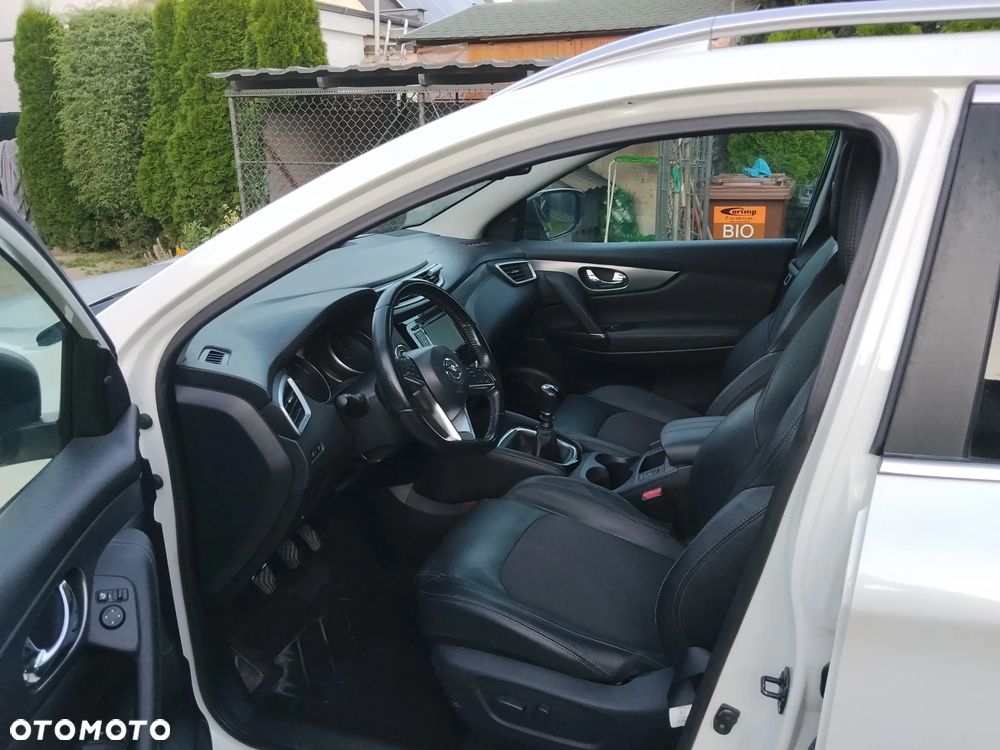 Nissan Qashqai 1.3 DIG-T N-Connecta - 23