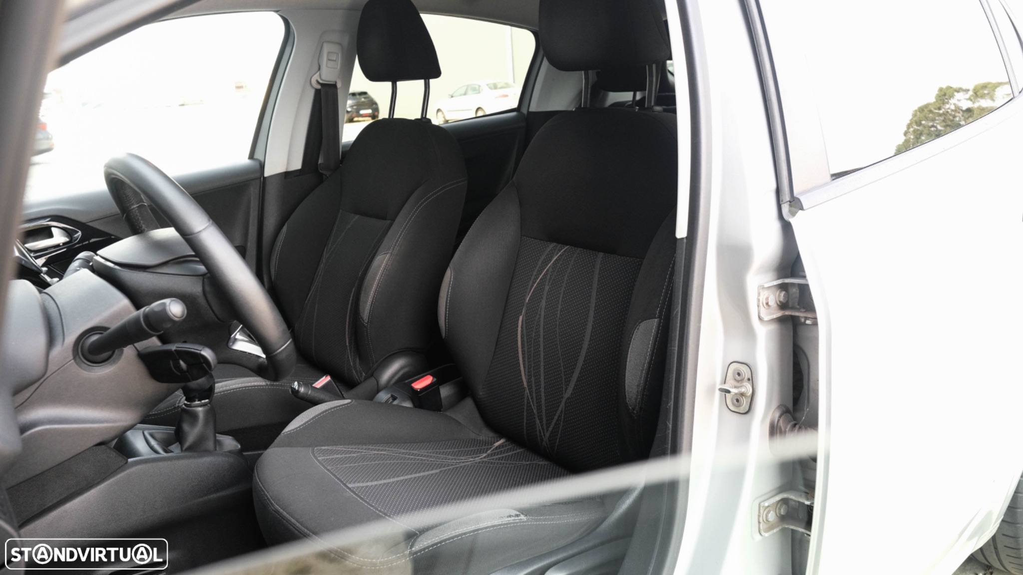 Peugeot 208 1.4 HDi - 23