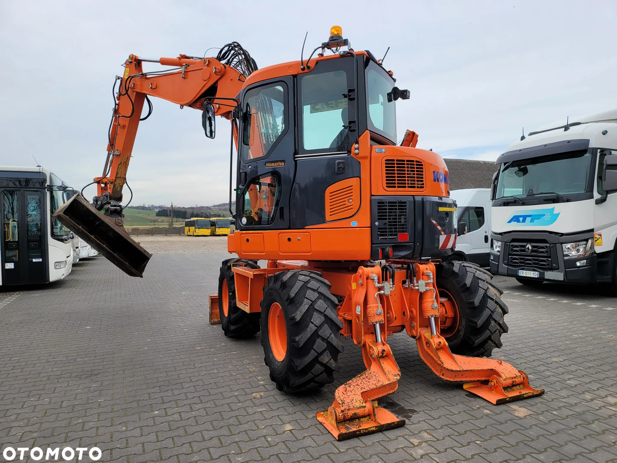 Komatsu PW98 MR8 / SPROWADZONA Z FRANCJI / 6 880 MTH / 2014 ROK / - 10