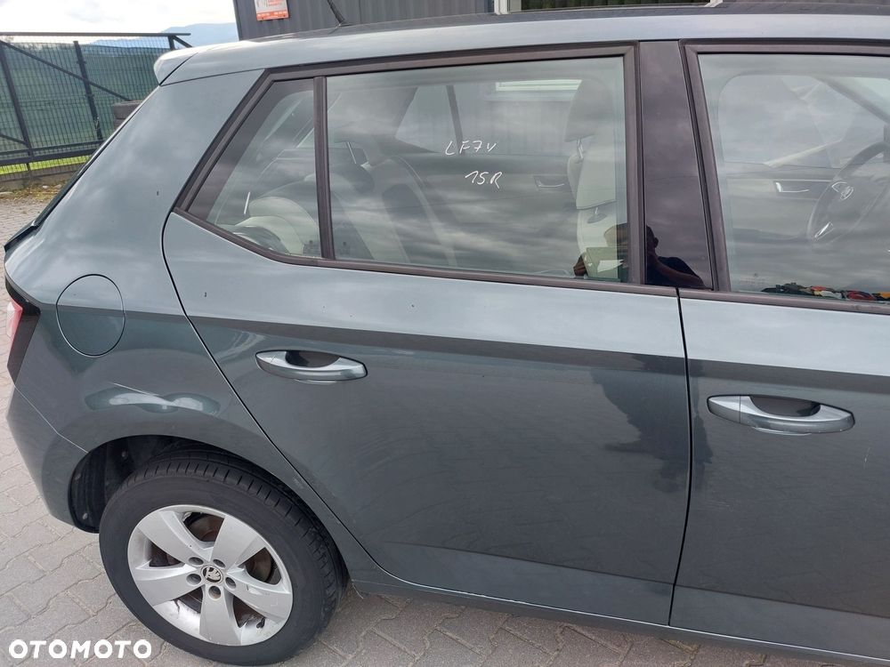 skoda fabia iii 3 14r> hb drzwi prawe tył tylne lf7y kompletna - 1