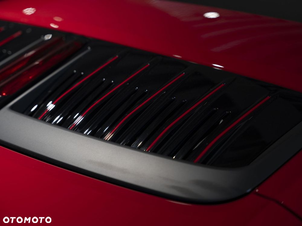 Porsche 911 Carrera - 26