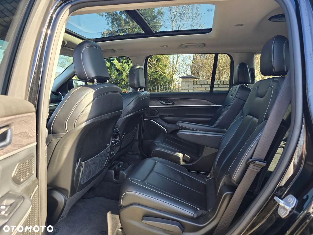 Jeep Grand Cherokee - 29