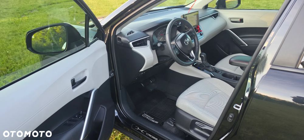Toyota Corolla Cross - 12
