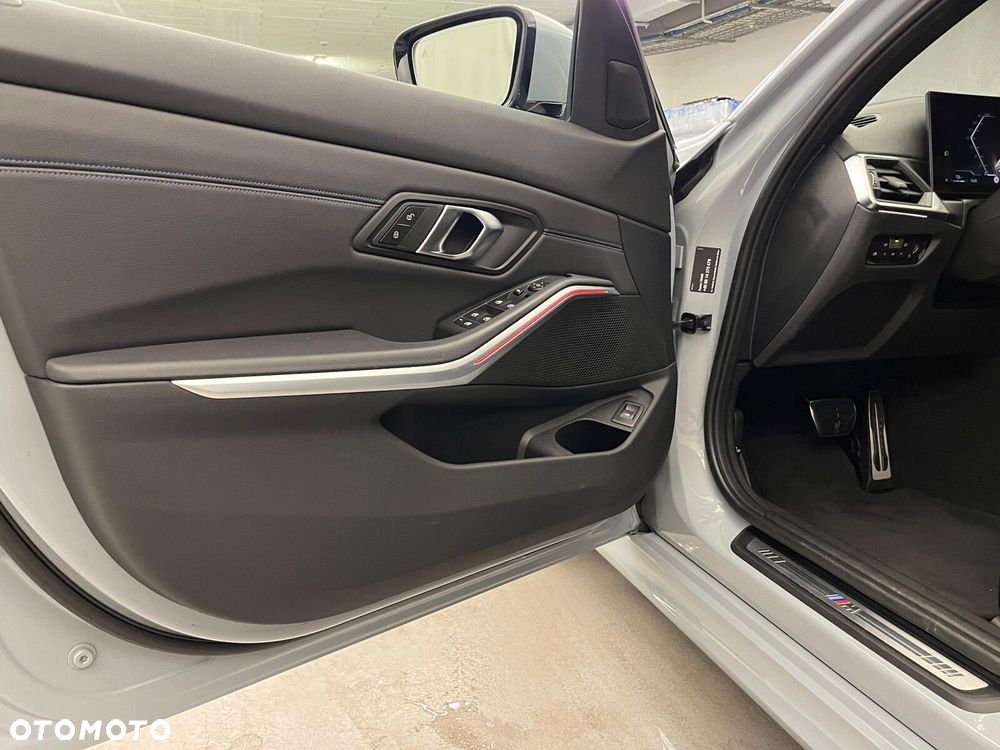 BMW Seria 3 320d xDrive M Sport sport - 18