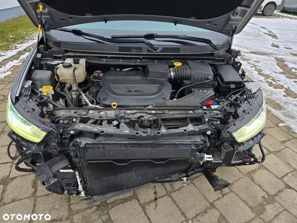 Chrysler Pacifica - 11