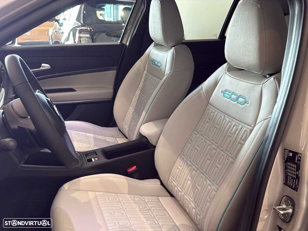 Fiat 600 1.2 Hybrid La Prima - 11