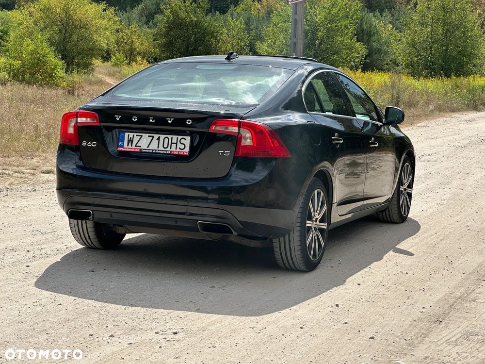 Volvo S60 T5 Drive-E Momentum - 5