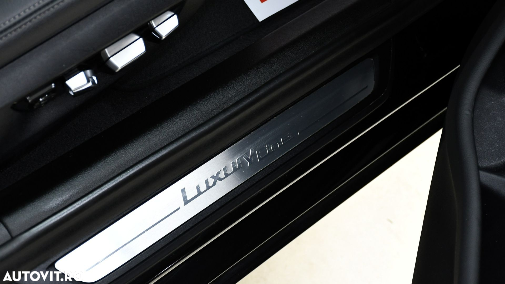 BMW Seria 5 520d xDrive Touring Aut. Luxury Line - 30