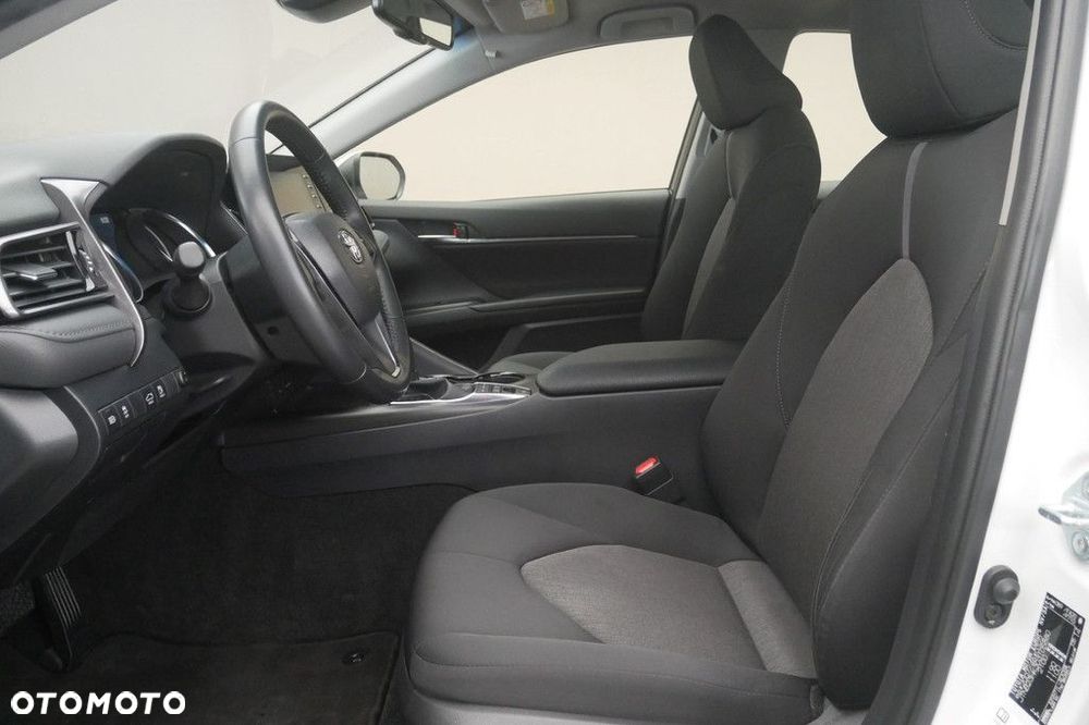 Toyota Camry 2.5 Hybrid Comfort CVT - 12