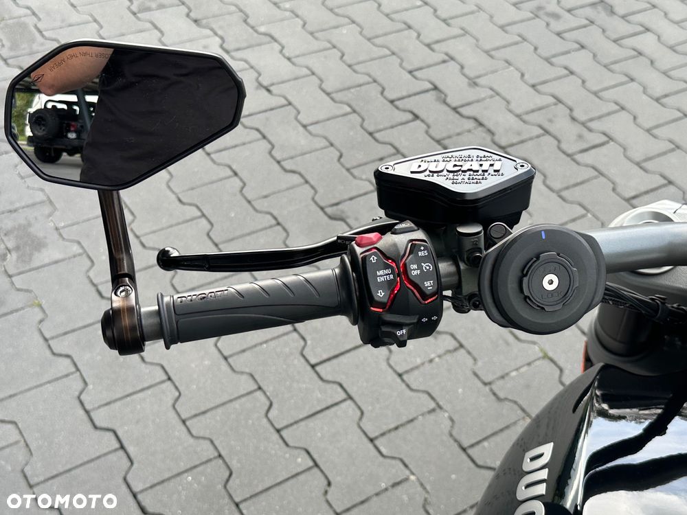 Ducati Diavel - 24