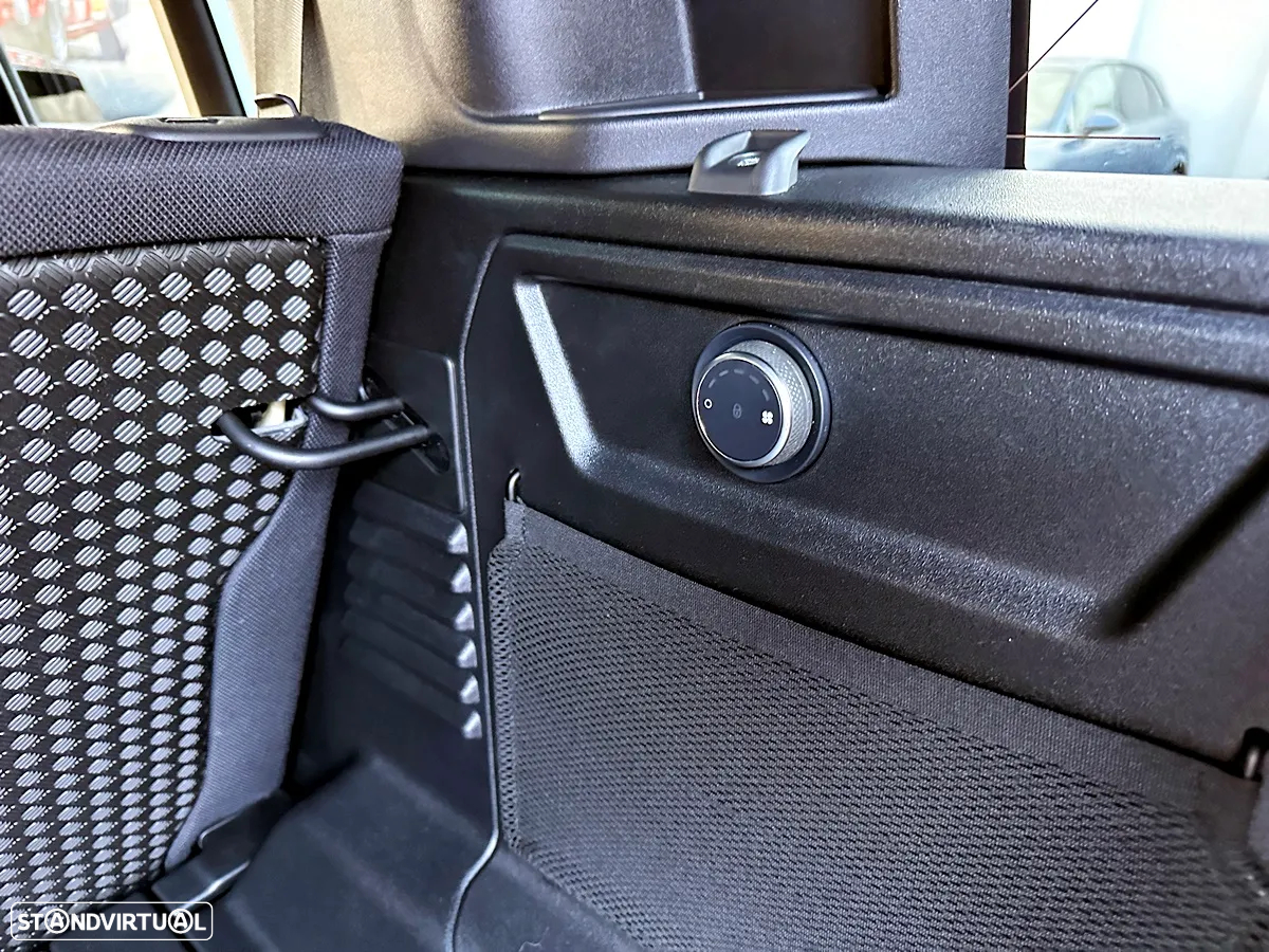 Land Rover Defender 110 P400 X - 38