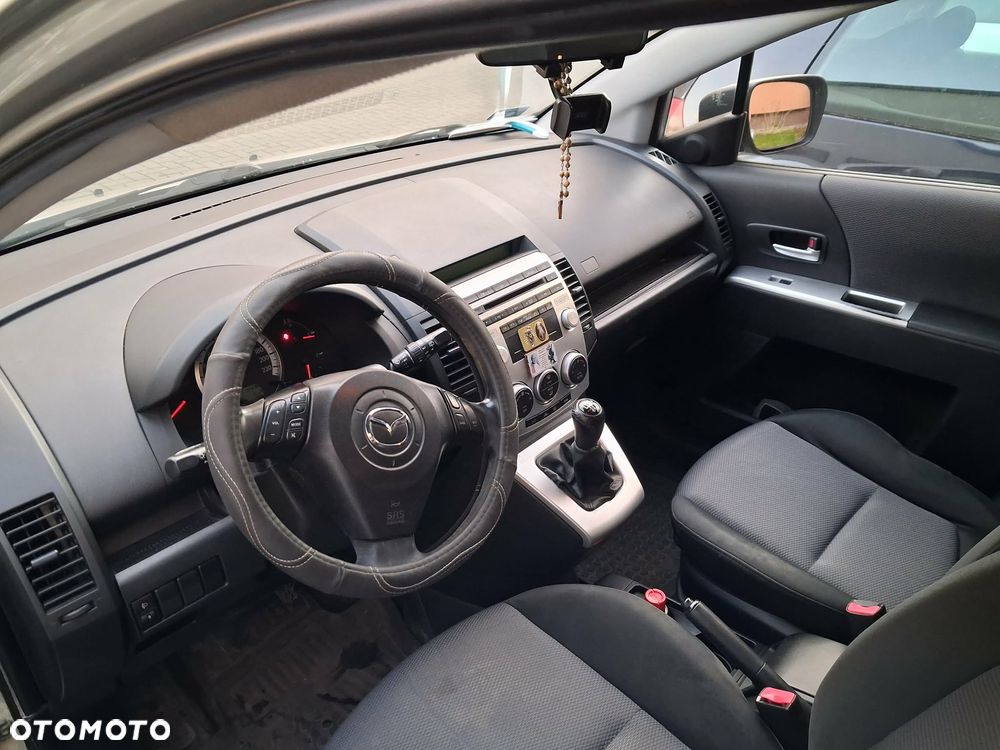 Mazda 5 - 6