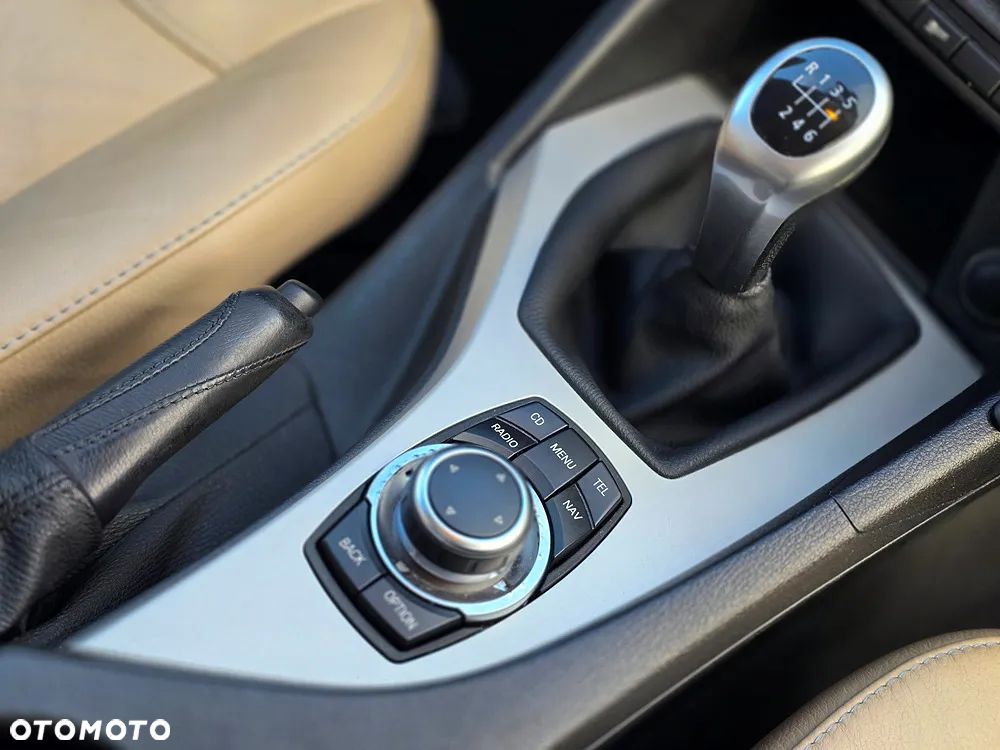 BMW X1 sDrive20i xLine - 32