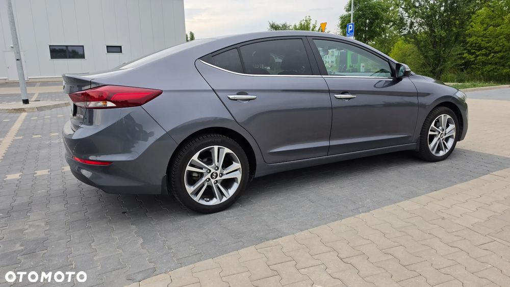 Hyundai Elantra 1.6 Style - 38