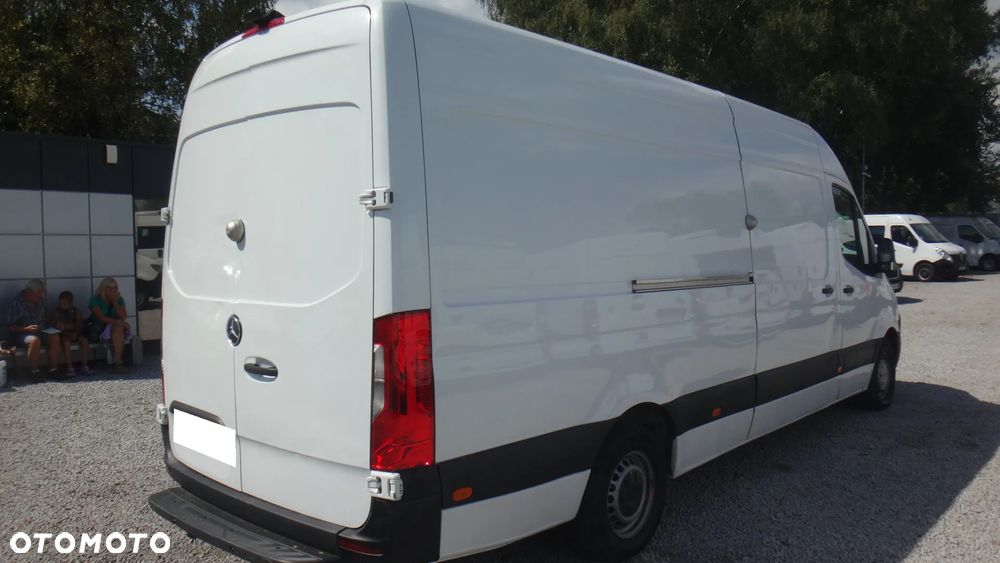 Mercedes-Benz Sprinter - 5