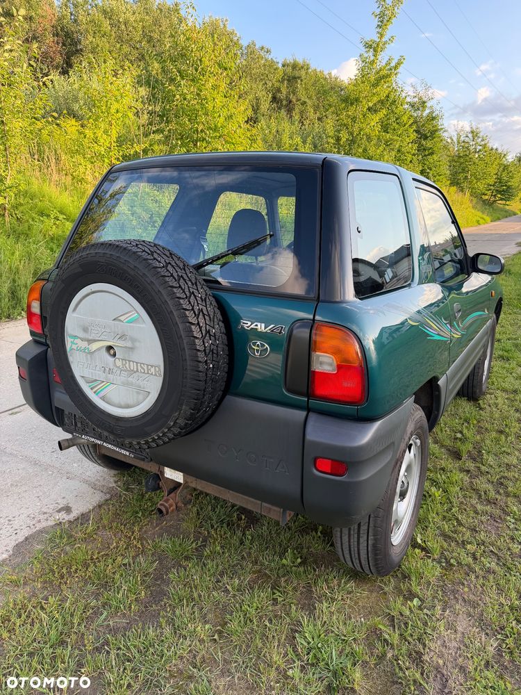 Toyota RAV4 2.0 - 13