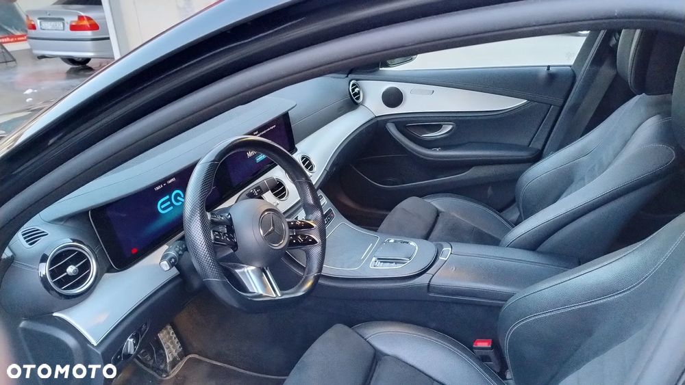 Mercedes-Benz Klasa E 300 de AMG - 6