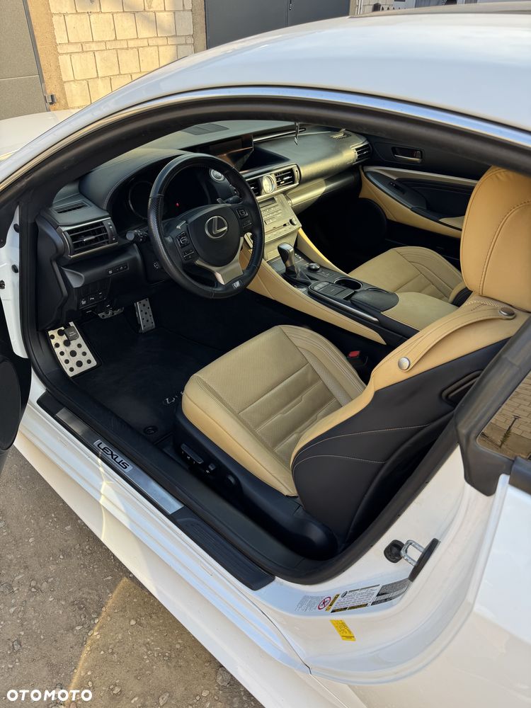 Lexus RC - 11