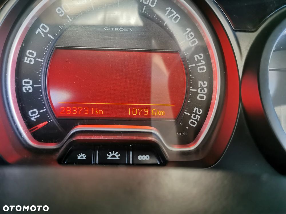 Citroën C5 1.6 HDi Attraction - 8