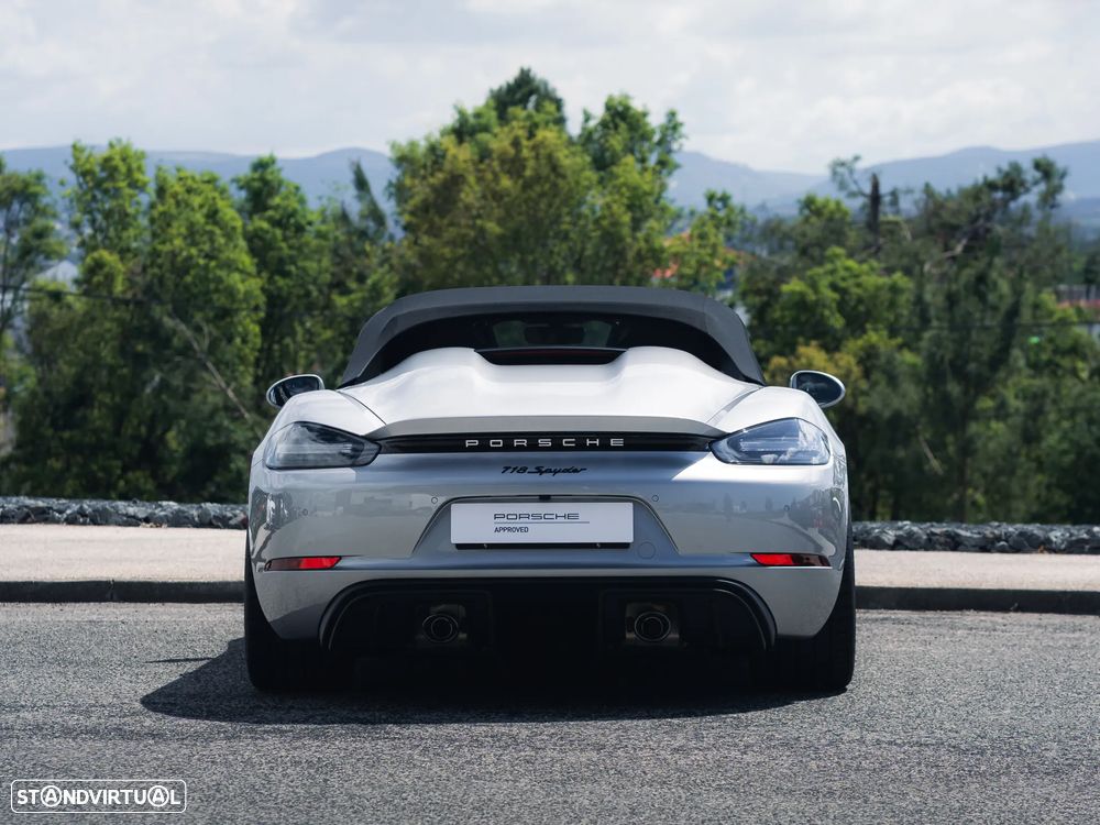 Porsche 718 Spyder - 6