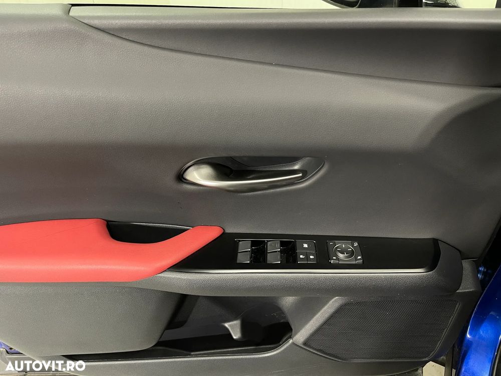 Lexus UX 250h F SPORT - 27