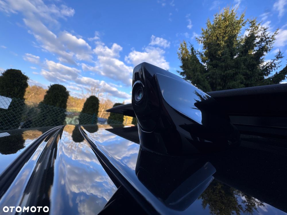 Jaguar XE 2.0 D180 AWD R-Dynamic HSE - 31