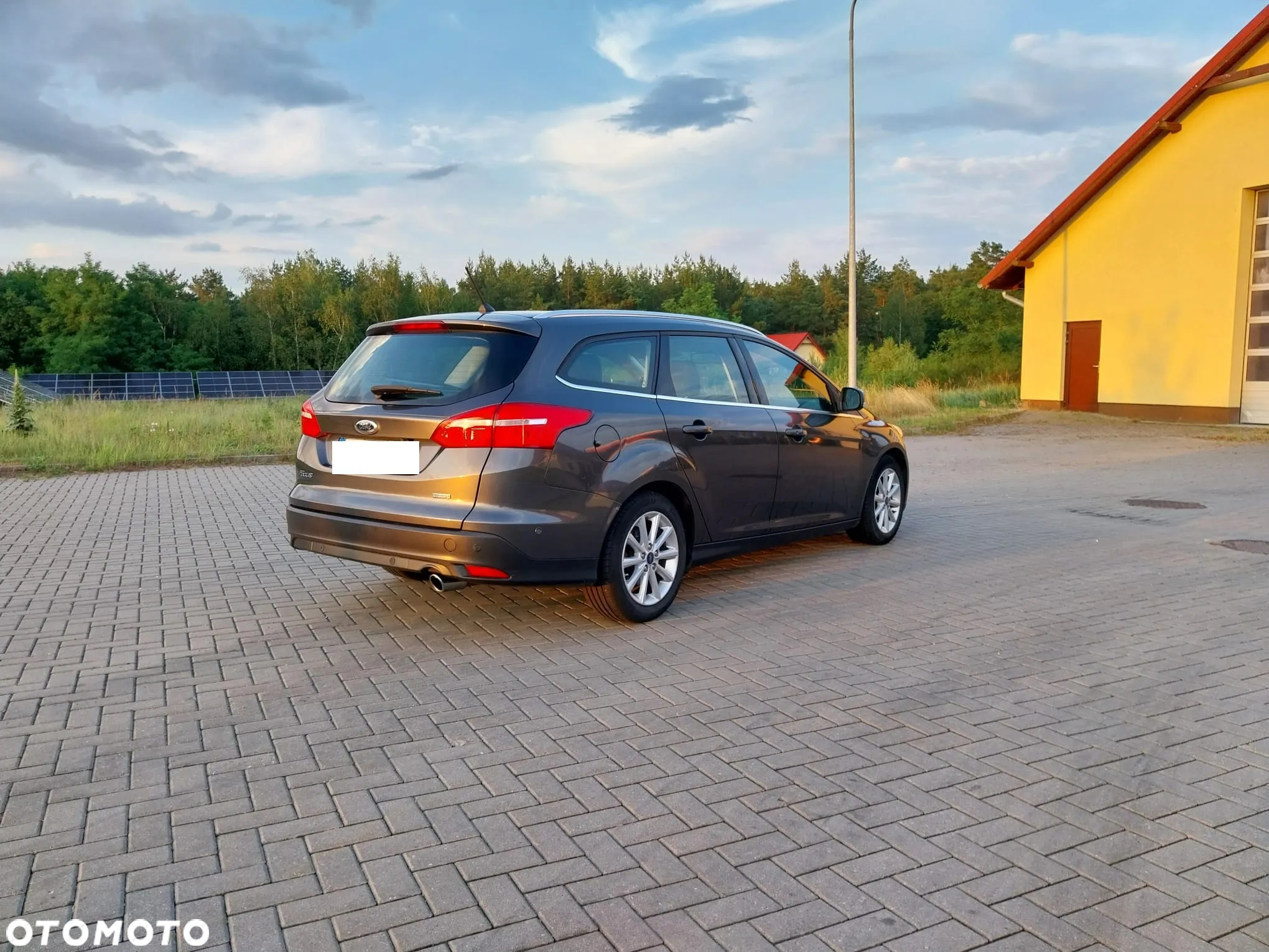 Ford Focus Turnier 1.5 EcoBoost Start-Stopp-System Titanium - 4