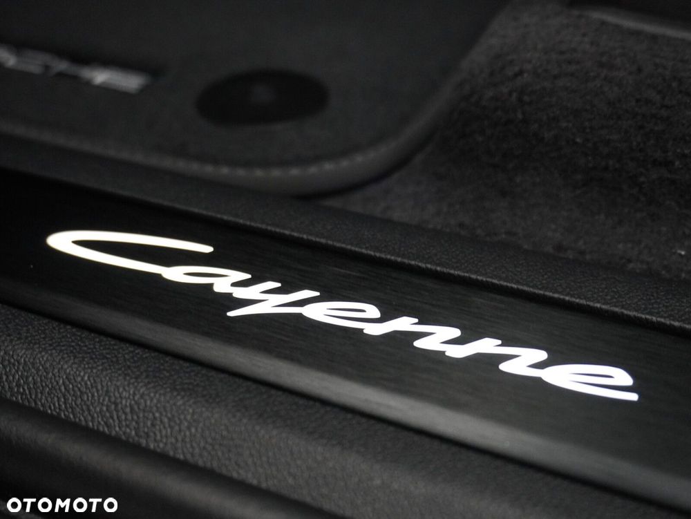 Porsche Cayenne Black Edition - 23