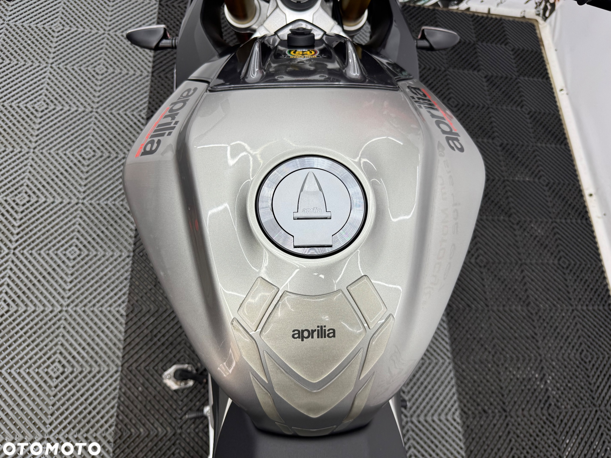 Aprilia Tuono - 27