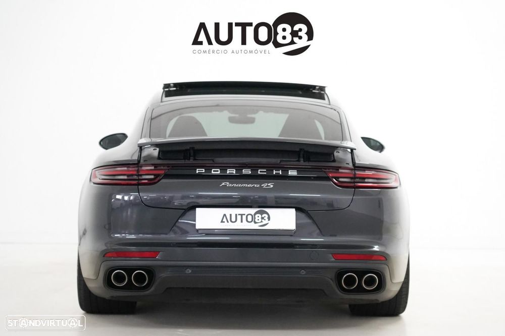 Porsche Panamera 4 S - 4