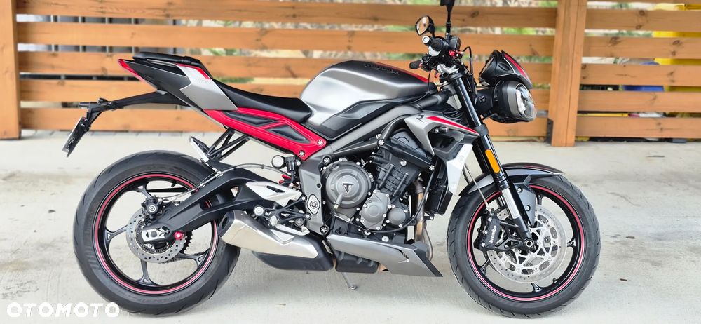 Triumph Street Triple - 4