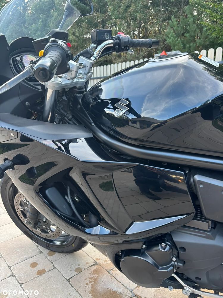 Suzuki GSX - 33