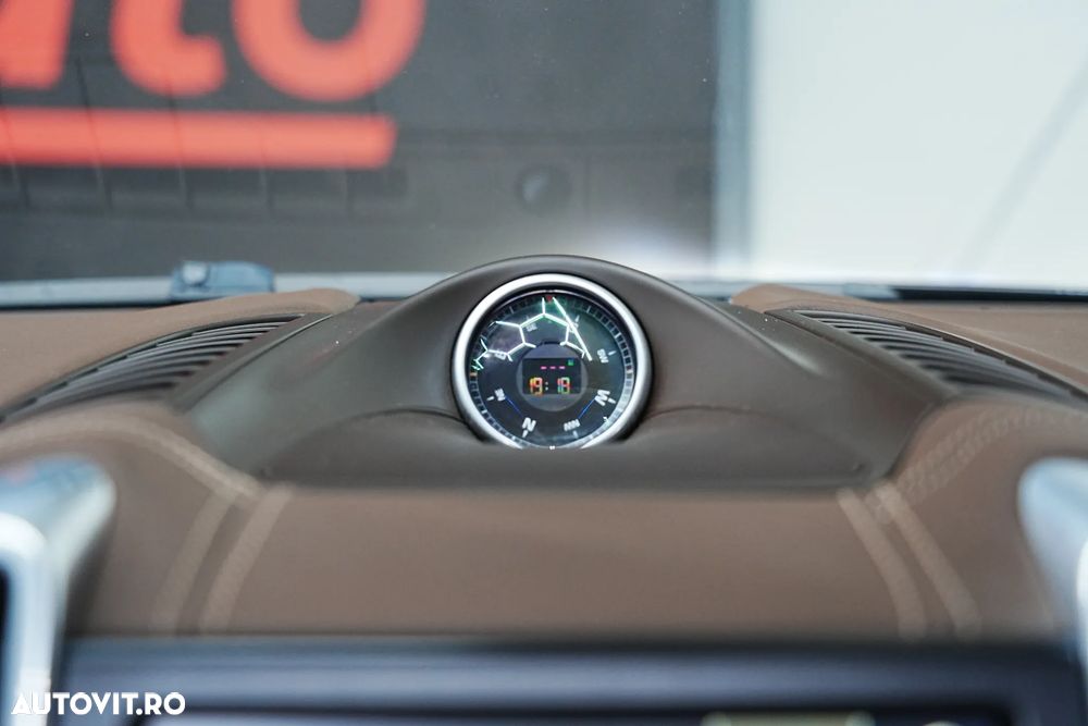 Porsche Cayenne 3.0 L - 25