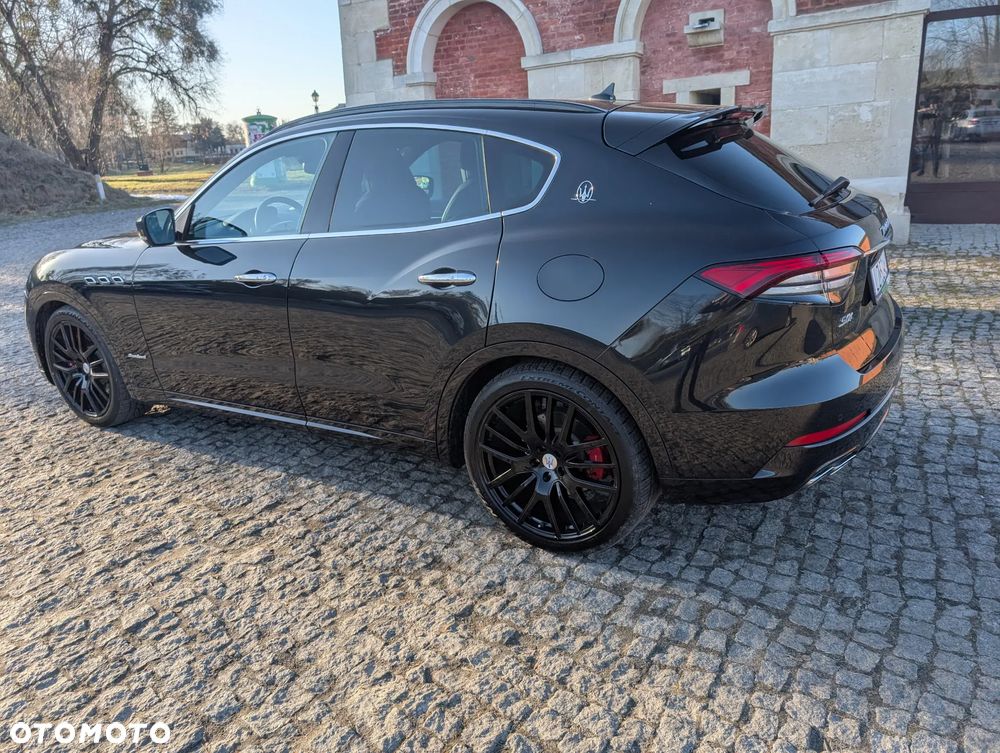 Maserati Levante S Q4 GranSport - 17
