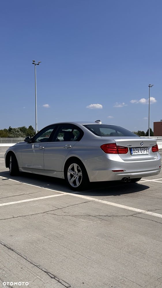 BMW Seria 3 320i - 27