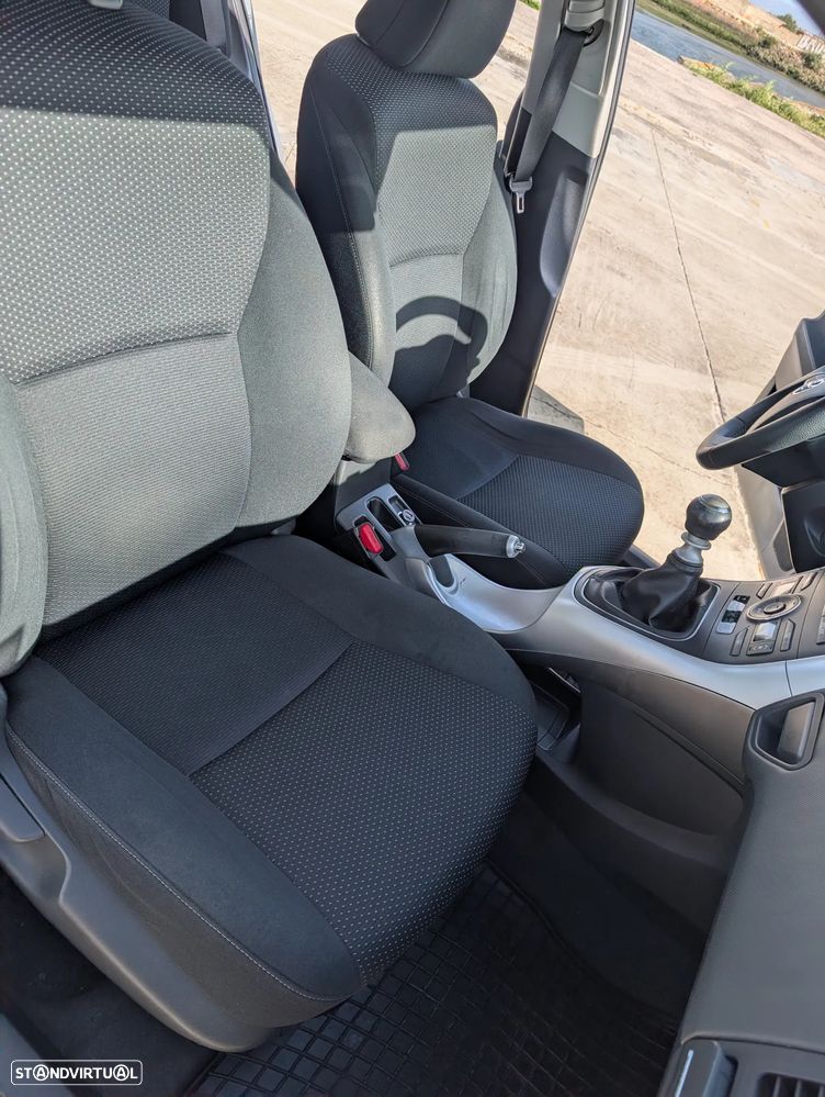 Toyota Auris 1.4 D-4D Comfort - 15