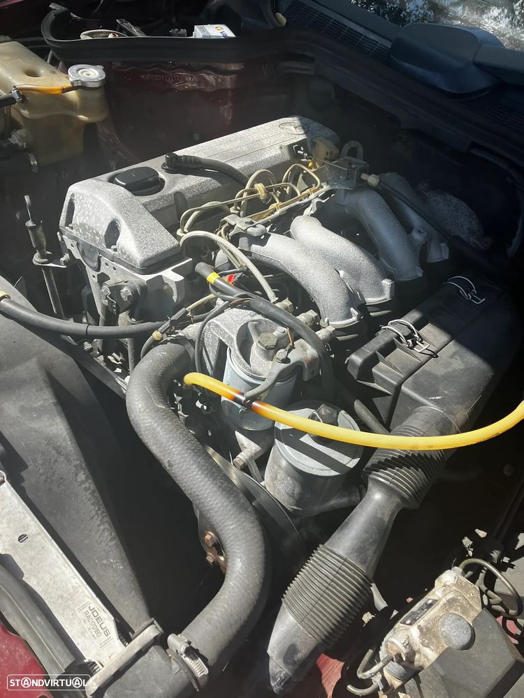 Mercedes-Benz W201 (1982-1993) 190 D 2.0 - 15